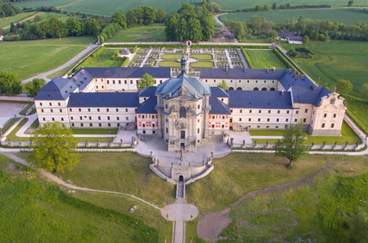 Droom B&B Cermna Exteriör bild